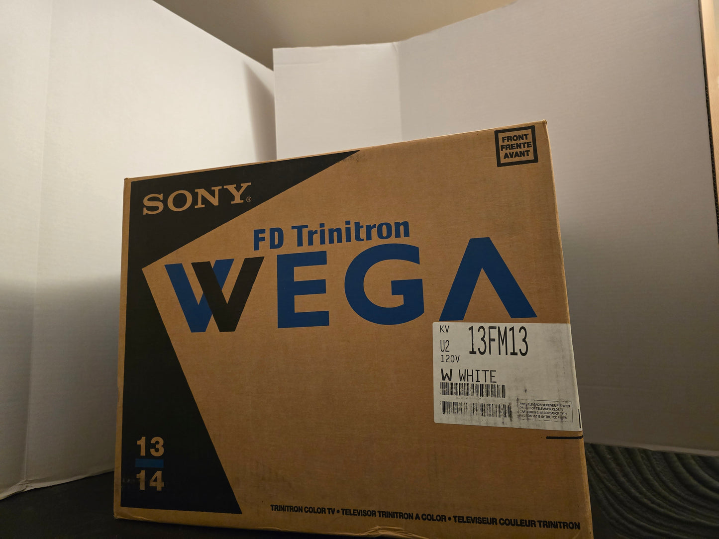 Sony KV-13FM13 (Brand New!)