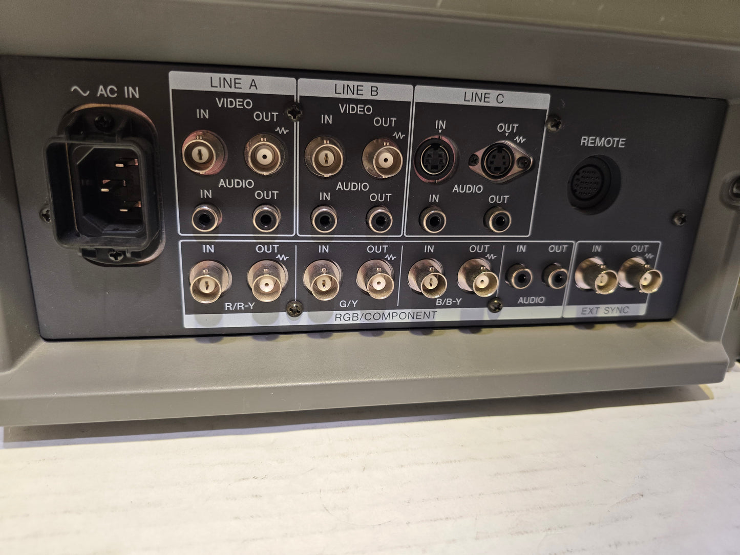 Sony PVM 14M4U